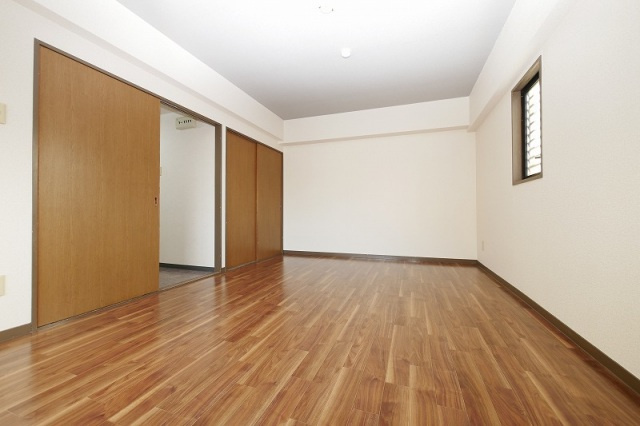 ＹビルⅢの居間・リビング