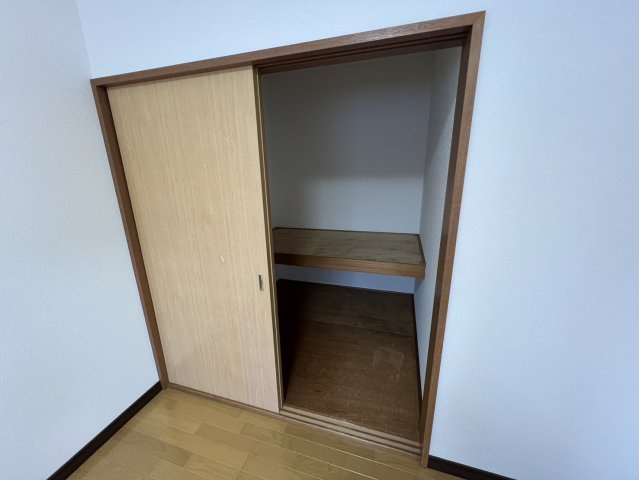 桂町貸家　37の収納