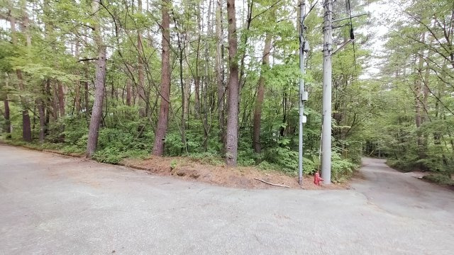 浅間ハイランドパーク前面道路は8mで広々角地の前面道路含む現地写真
