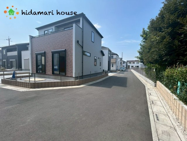 桶川市加納6期　新築戸建　グラファーレ19の前面道路含む現地写真