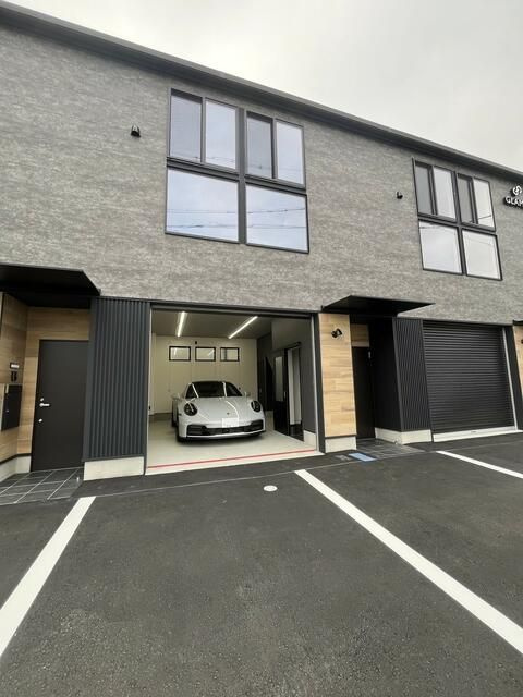 春日井市上条町9丁目倉庫の駐車場