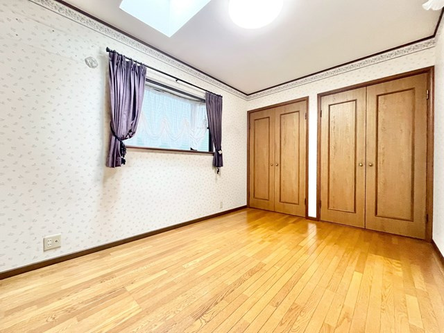 【子供部屋】 | 豊中市上津島2丁目中古戸建 | エイブルにて取扱い可能な住宅ローンは、全部で10種類以上！お客様にピッタリの住宅ローンを当社のFPよりご案内させて頂きます。住宅ローンのご相談だけでも、お気軽にご相談下さいませ。