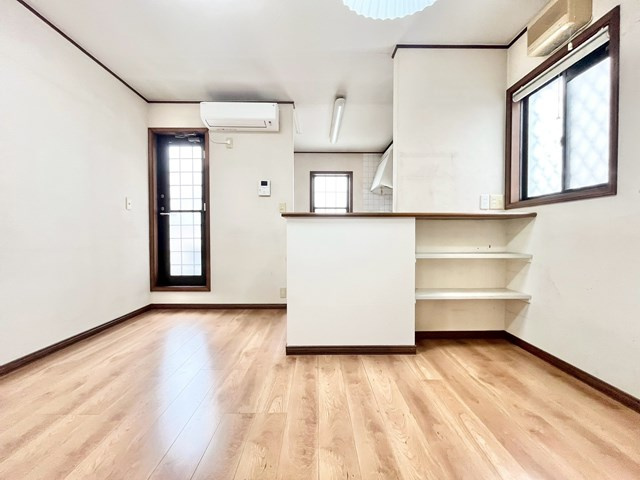 【内装】 | 豊中市上津島2丁目中古戸建 | こちらの物件近くの教育施設や、スーパー・公園など、物件周辺の住環境を併せてご案内させて頂きます。ぜひ、現地での暮らしをイメージなさって下さい！