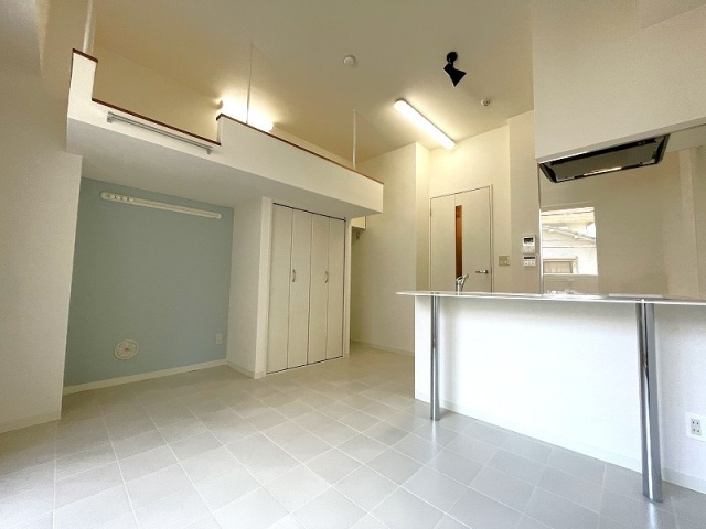 グランドポレストーネ金屋の居間・リビング|ゆったりとしたリビングです