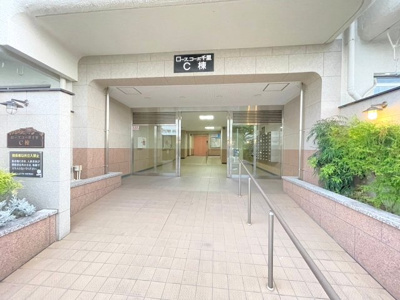 【エントランス】 | ローズコーポ千里　C棟