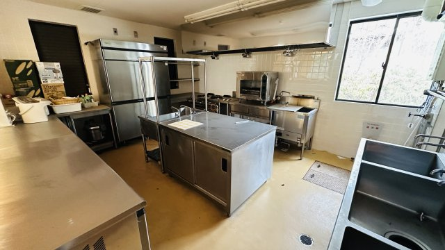 千ヶ滝 敷地面積約940坪のセミナーハウスのキッチン