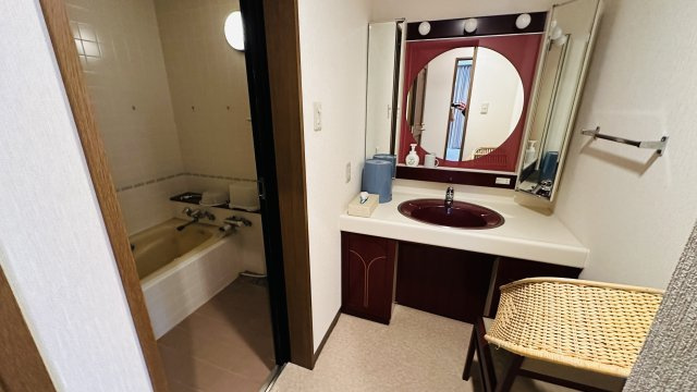 千ヶ滝 敷地面積約940坪のセミナーハウスの洗面所