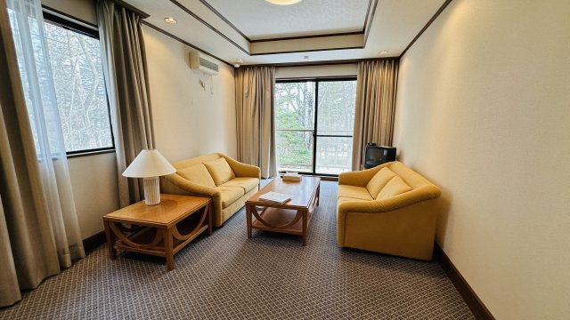 千ヶ滝 敷地面積約940坪のセミナーハウスの洋室