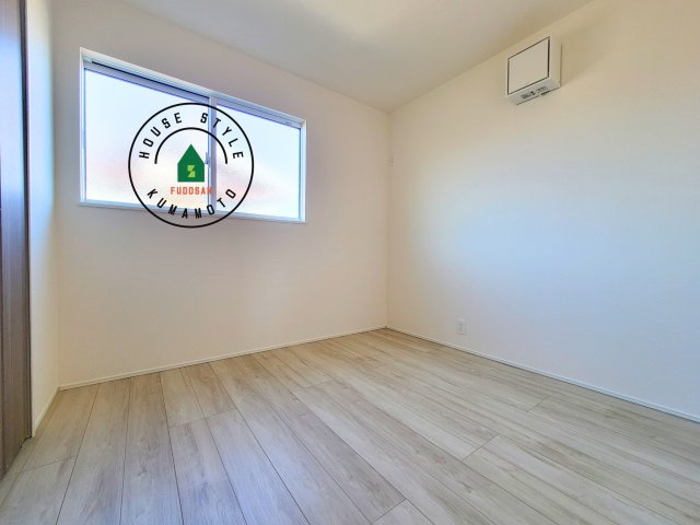 熊本市中央区出水6丁目第3-2棟（1号棟）の内観：施工例|採光良好な洋室は全居室、複層ガラスの遮熱効果と断熱効果で、一年中快適に過ごせます。