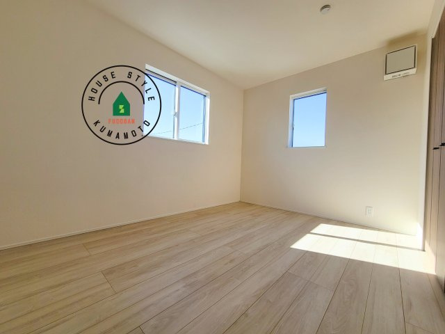 熊本市中央区出水6丁目第3-2棟（1号棟）の内観：施工例|採光良好な洋室は全居室、複層ガラスの遮熱効果と断熱効果で、一年中快適に過ごせます。