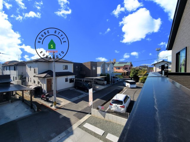 熊本市中央区出水6丁目第3-2棟（1号棟）の展望|窓から緑が見える物件も魅力的です。