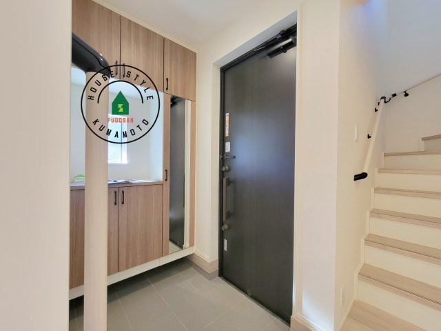 熊本市中央区出水6丁目第3-2棟（1号棟）の内観：施工例|二重ロックでしっかり防犯対策ができます。