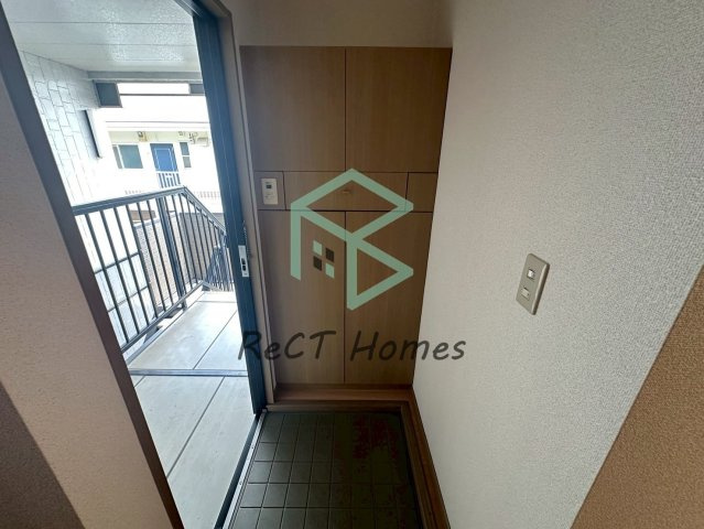 チェルニー英賀保Ⅰの玄関