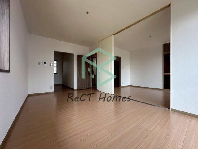 チェルニー英賀保Ⅰの居間・リビング