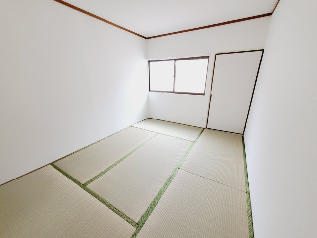 中野町貸家の寝室