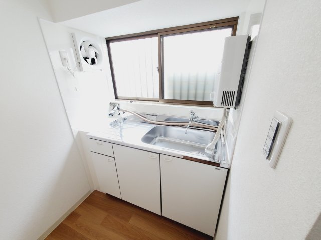 中野町貸家のキッチン