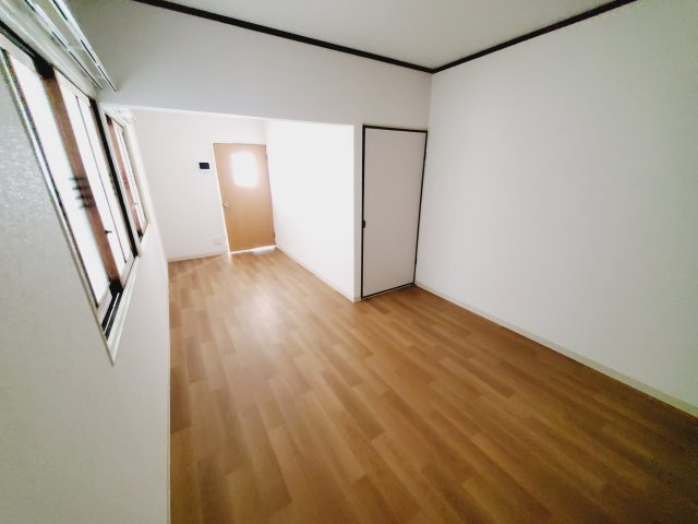 中野町貸家の居間・リビング