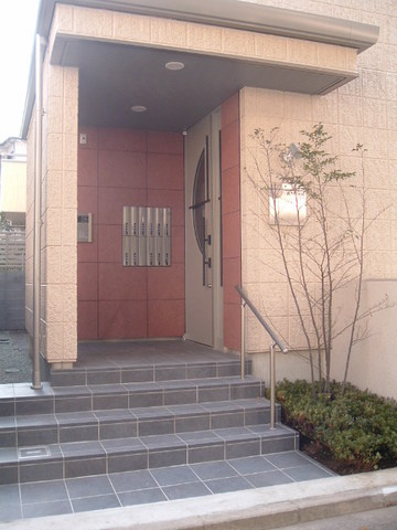 ボワＭＭのロビー|オートロック・ＴＶモニタ付インタホンがあるエントランス