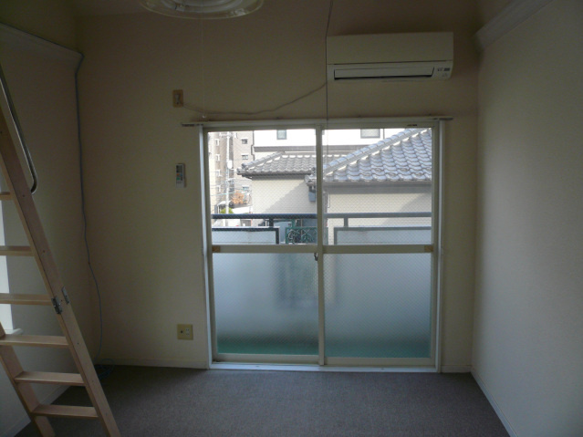 グランツ安芸長束の洋室|落ち着いた色調の洋室です