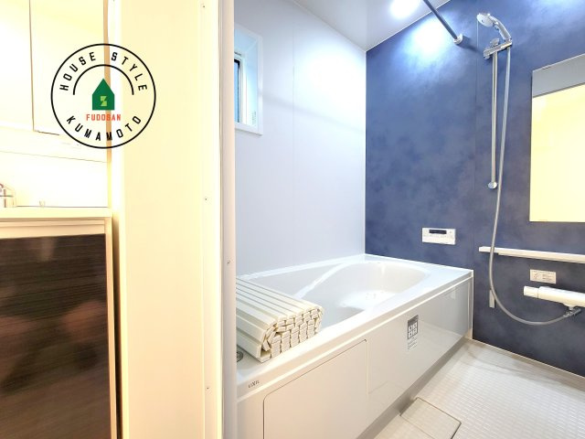 熊本市中央区出水6丁目第3-2棟（2号棟）の内観：施工例|1日の疲れを癒してくれる広々バスルーム。雨の日のお洗濯にも大活躍な浴室乾燥機付です！