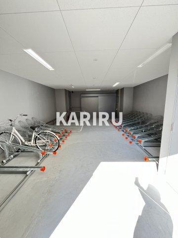 フォーリアライズ城東ネオスの駐車場