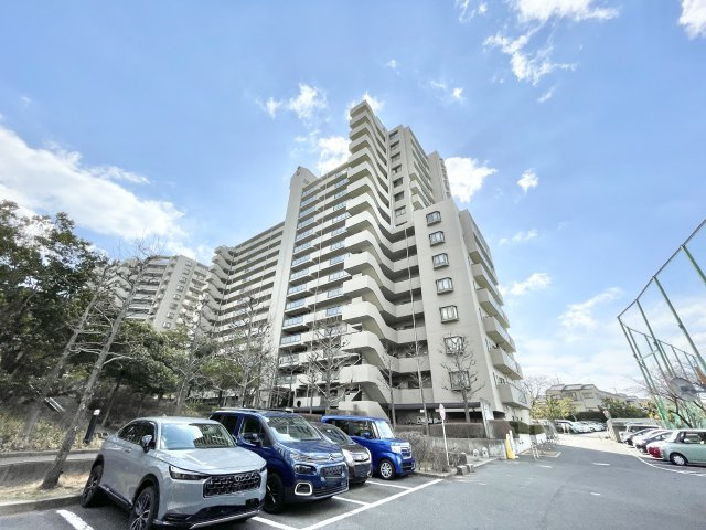 オークヒルズ香里四番館の外観|落ち着いた雰囲気の外観です