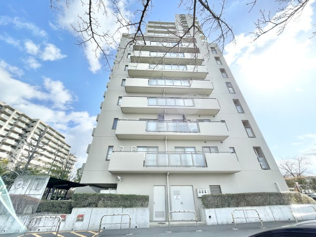 オークヒルズ香里四番館の外観|落ち着いた雰囲気の外観です