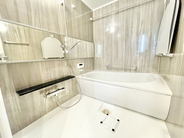 オークヒルズ香里四番館の浴室|お風呂で日々の疲れを落としましょう