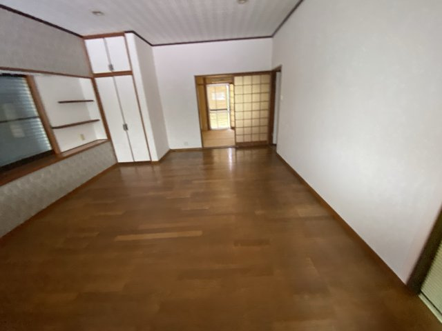 津市場借家の居間・リビング