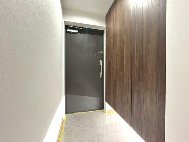 【価格改定】グランエスパス長岡天神の玄関|収納力のある玄関収納で、スッキリ快適です。