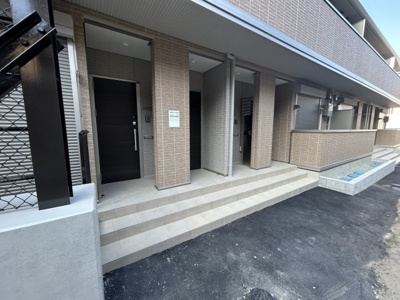 【エントランス】 | アルモ二ー戸室