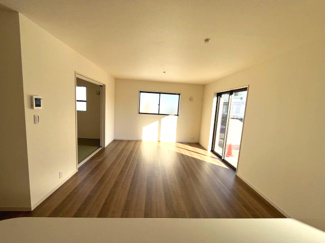 【居間・リビング】 | 【20万円ｷｬｯｼｭﾊﾞｯｸ対象物件】リーブルガーデン北葛城郡広陵町萱野3期全4棟 3号棟