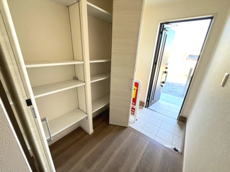 【玄関】 | 【20万円ｷｬｯｼｭﾊﾞｯｸ対象物件】リーブルガーデン北葛城郡広陵町萱野3期全4棟 3号棟