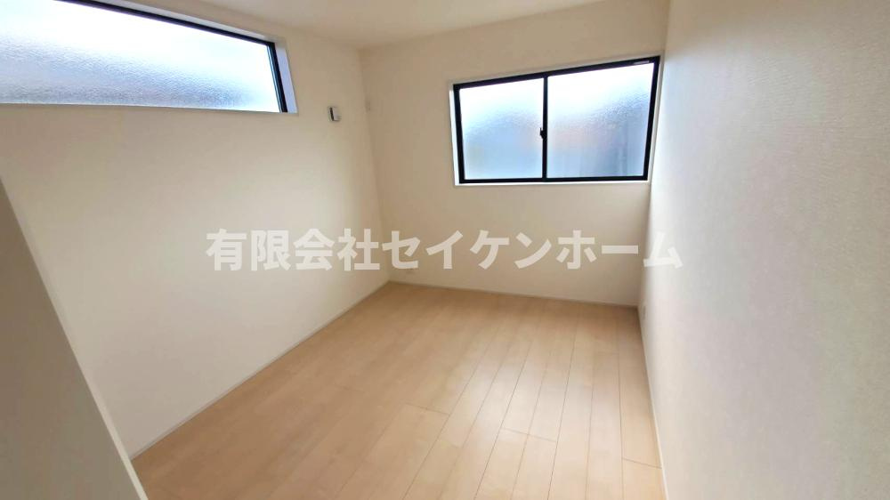 Livele　Garden　深谷市東大沼の洋室