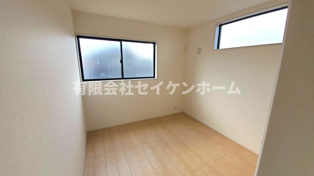 Livele　Garden　深谷市東大沼の洋室