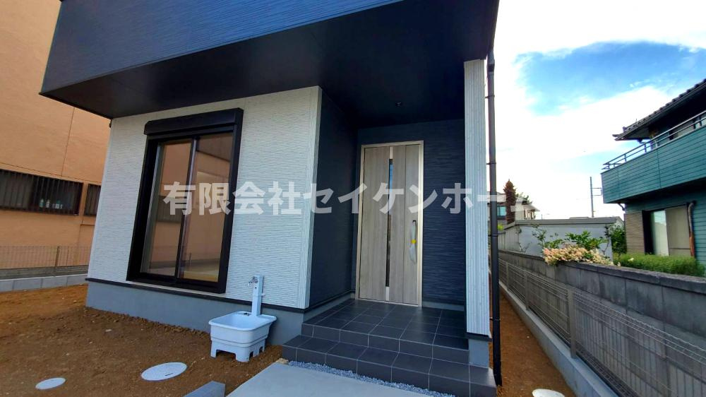 Livele　Garden　深谷市東大沼の玄関