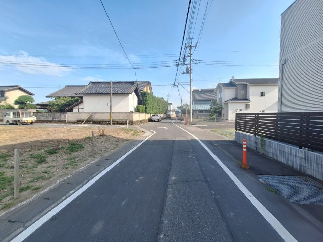 高崎市京目町売土地 A区画の前面道路含む現地写真