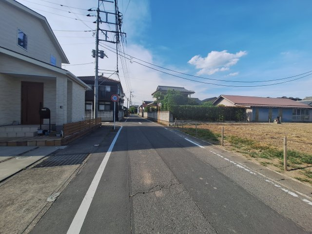 高崎市京目町売土地 A区画の前面道路含む現地写真