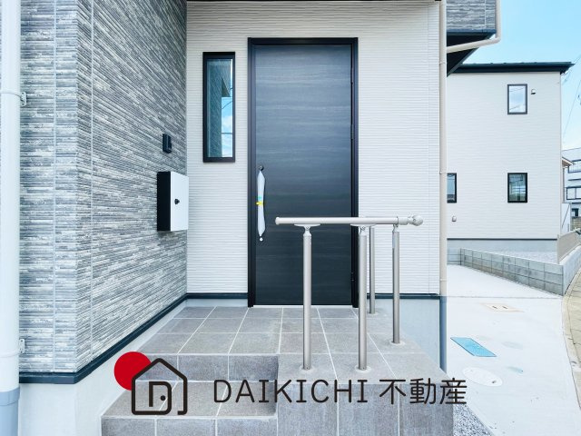【玄関】 | 白岡市白岡11期　Erde  新築戸建　全5棟　5号棟