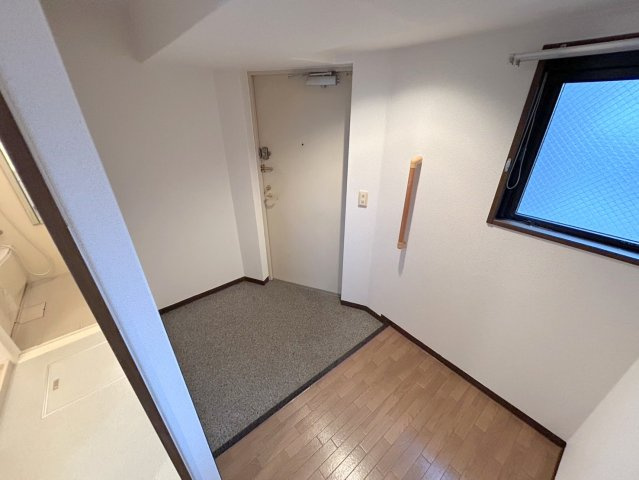 ディアコート新大阪の玄関