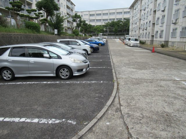 兵庫県公社　明舞北２A号棟の駐車場|駐車場です