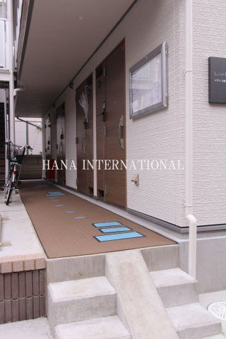 リブリ・三鷹ザ・テラスのエントランス