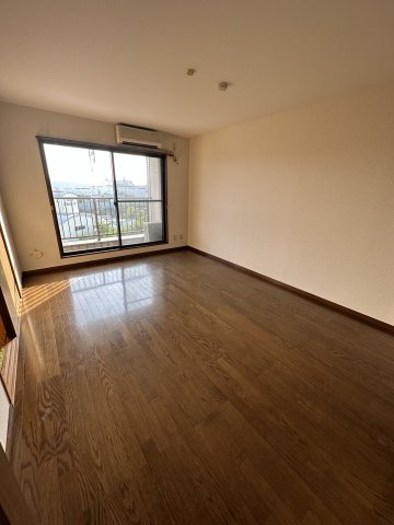 ルミエールⅡの居間・リビング