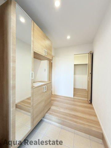 高松市小村町の新築一戸建の玄関|玄関です