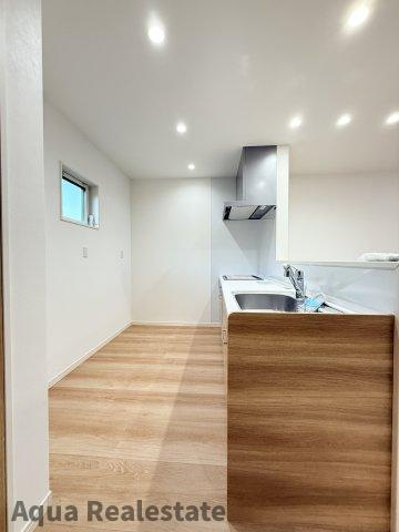 高松市小村町の新築一戸建のキッチン|コンパクトなキッチンで掃除もラクラク