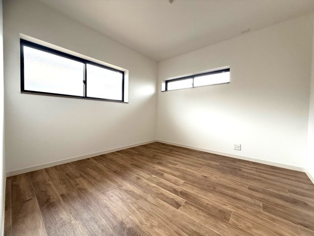 安岡駅前　中古物件の洋室