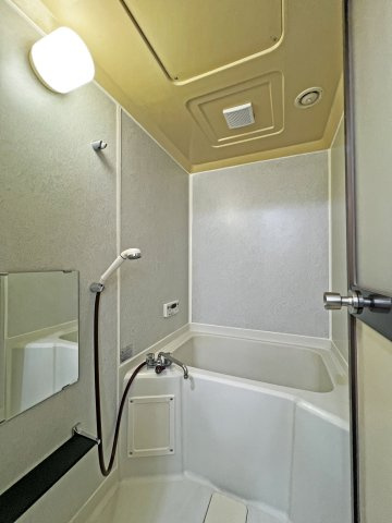 グランデール鶴田の浴室