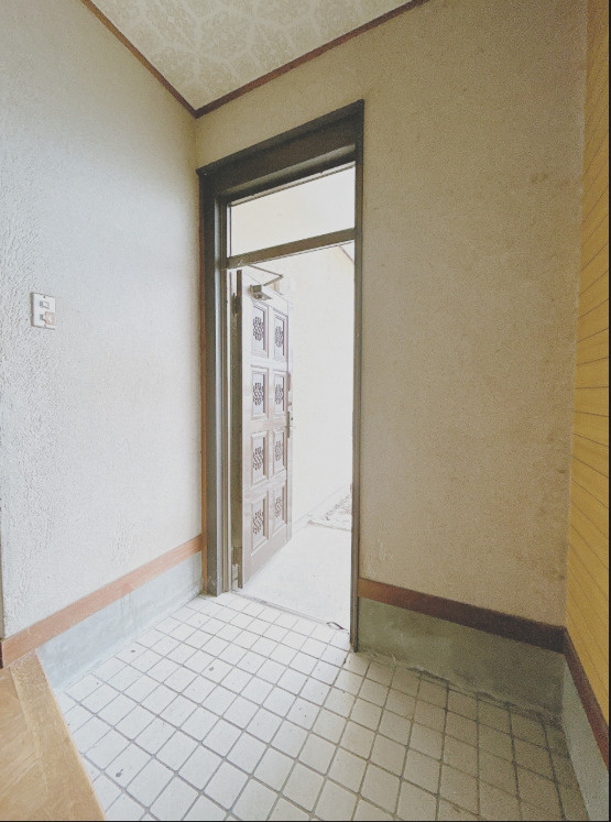 富士市宮島　中古戸建　全１棟　１号棟の玄関|ゆったりとした玄関です