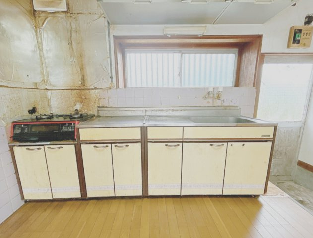 富士市宮島　中古戸建　全１棟　１号棟のキッチン|8帖のキッチン