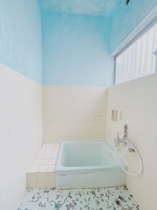 富士市宮島　中古戸建　全１棟　１号棟の浴室|明るいお風呂です